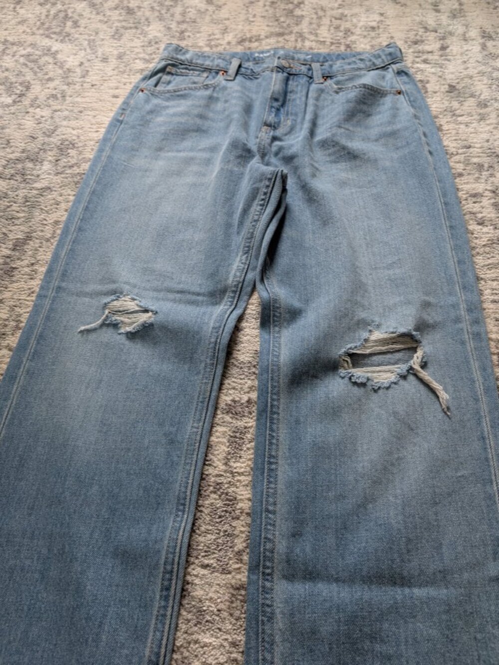 Old Navy High Rise Slouchy Straight Jeans 16 Extra Distressed Light Wash - Picture 4 of 9